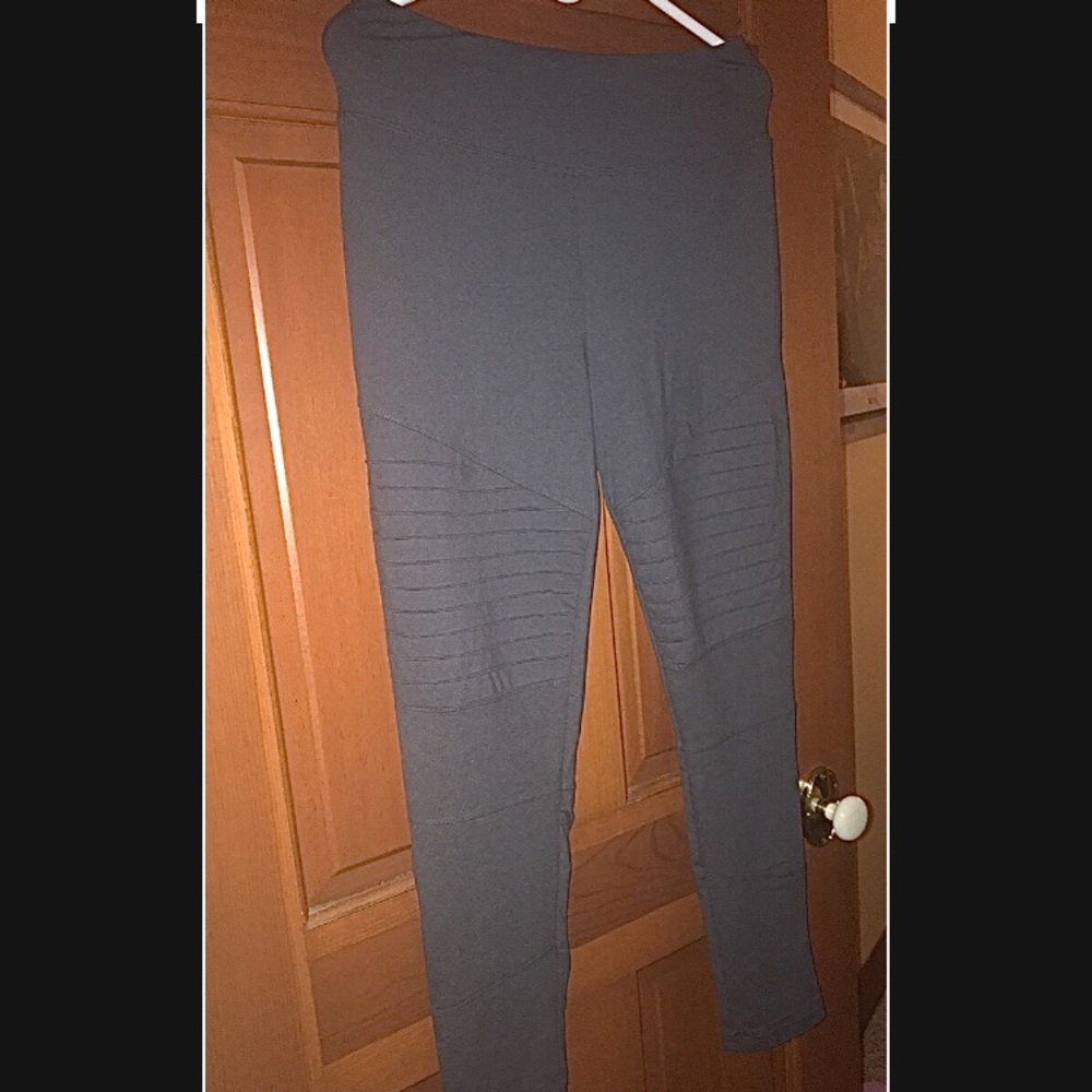 Soft Grey Leggings with unique details